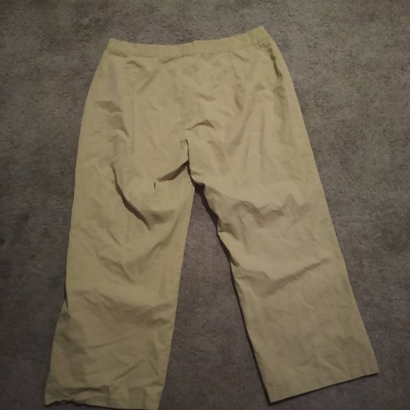 Womans Khaki Pants by Shein - Picture 3 of 4